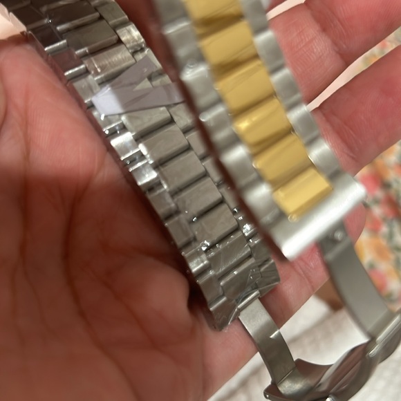 Authentic Gucci watch PRICE IS STERN/willing to trade - Picture 12 of 12